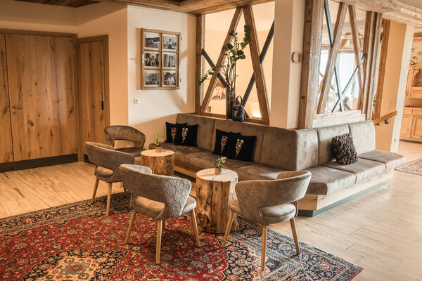 Sitzecke im Eingangsbereich